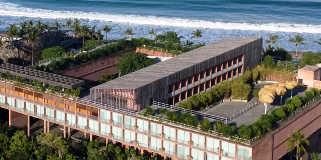 Beachfront Stays in Bali For A Stay You Will Remember